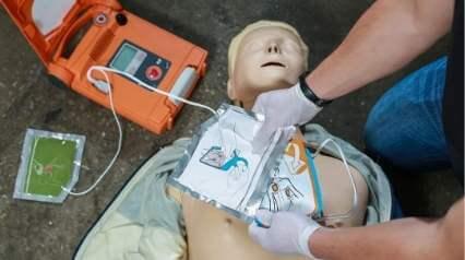 practice emergency care using AED checklist|iAuditor AED monthly checklist|first responder practice with AED checklist|AED Monthly Checklist