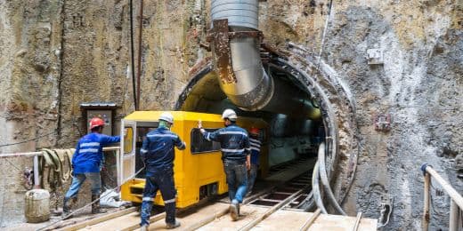 workers exhibiting critical control management