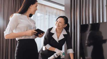 A hotel employee using SC hotel checklist