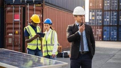 logistics workers practicing QHSE