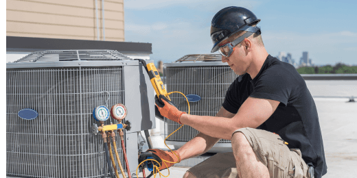 Lone worker working in hot condition