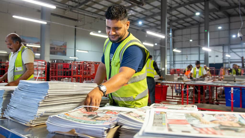 smiths news workerSmiths News Worker