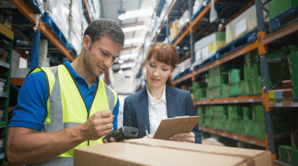 los responsables de los almacenes realizan controles mediante técnicas de gestión de inventarios
