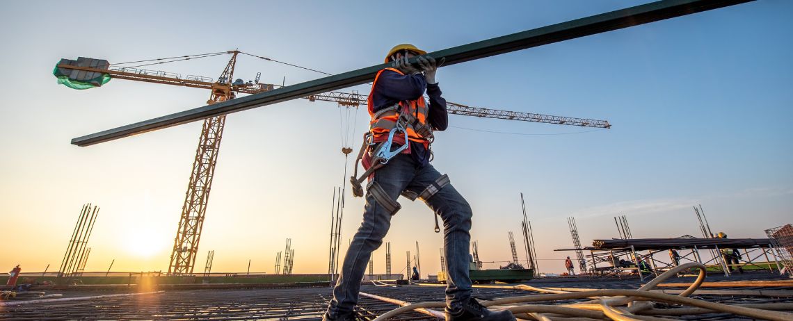 construction-worker-building-site