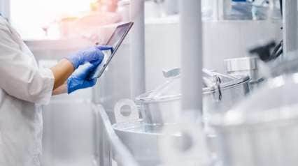 El trabajador documenta la no conformidad mediante un formulario de informe