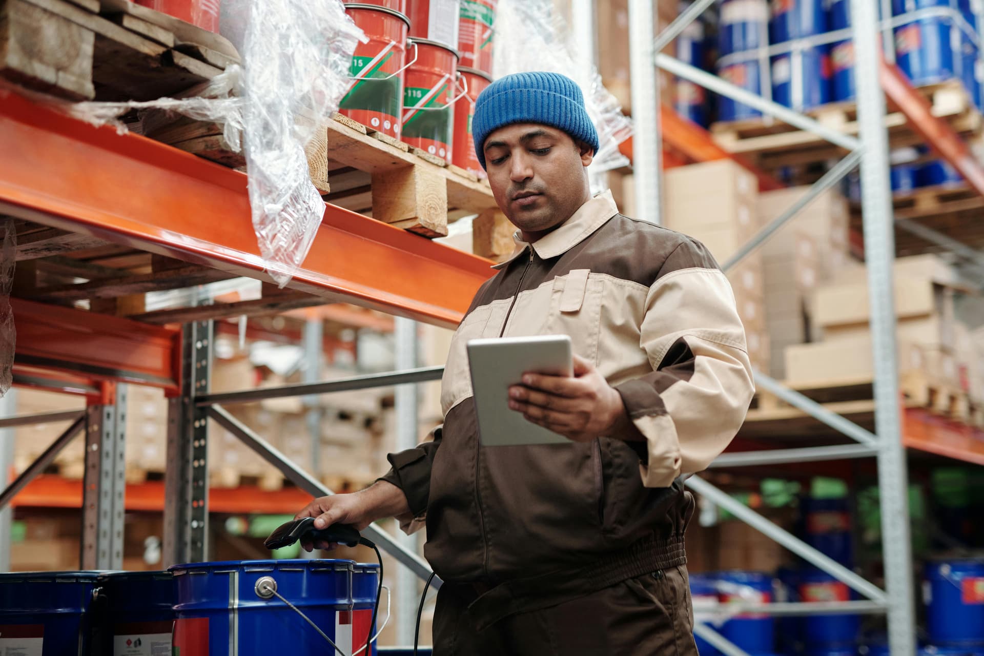 A man uses SafetyCulture, a strong yet free GoCanvas Alternative to streamline tasks, improve training, and track assets in one connected platform.