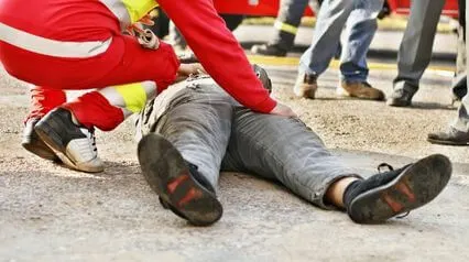 workers conducting an incident investigation|Plantilla de investigación de incidentes|Incident Investigation Checklist Sample Report | SafetyCulture